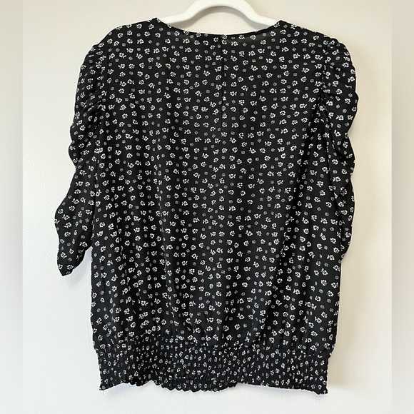 Black & White Floral Puff Sleeve Blouse - Picture 3 of 6